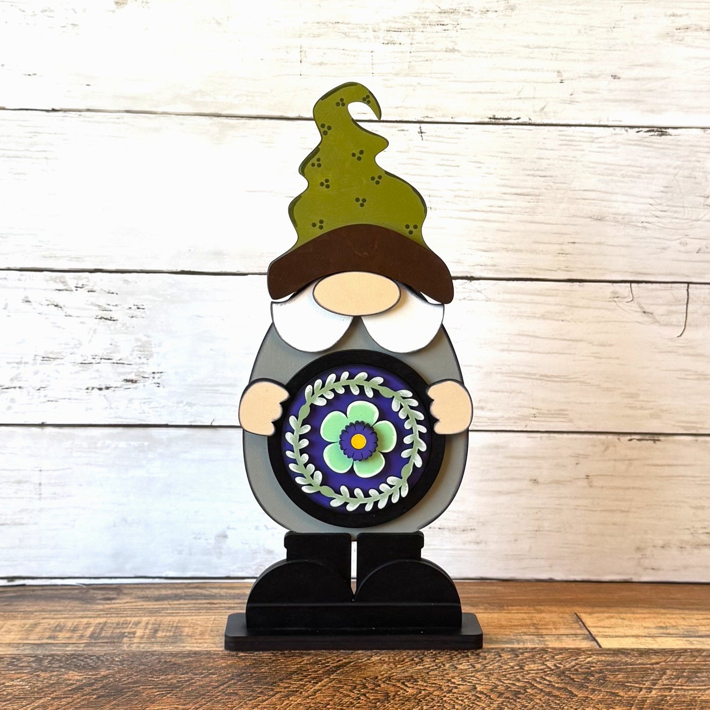 Standing Boy Gnome & Mom Rounds