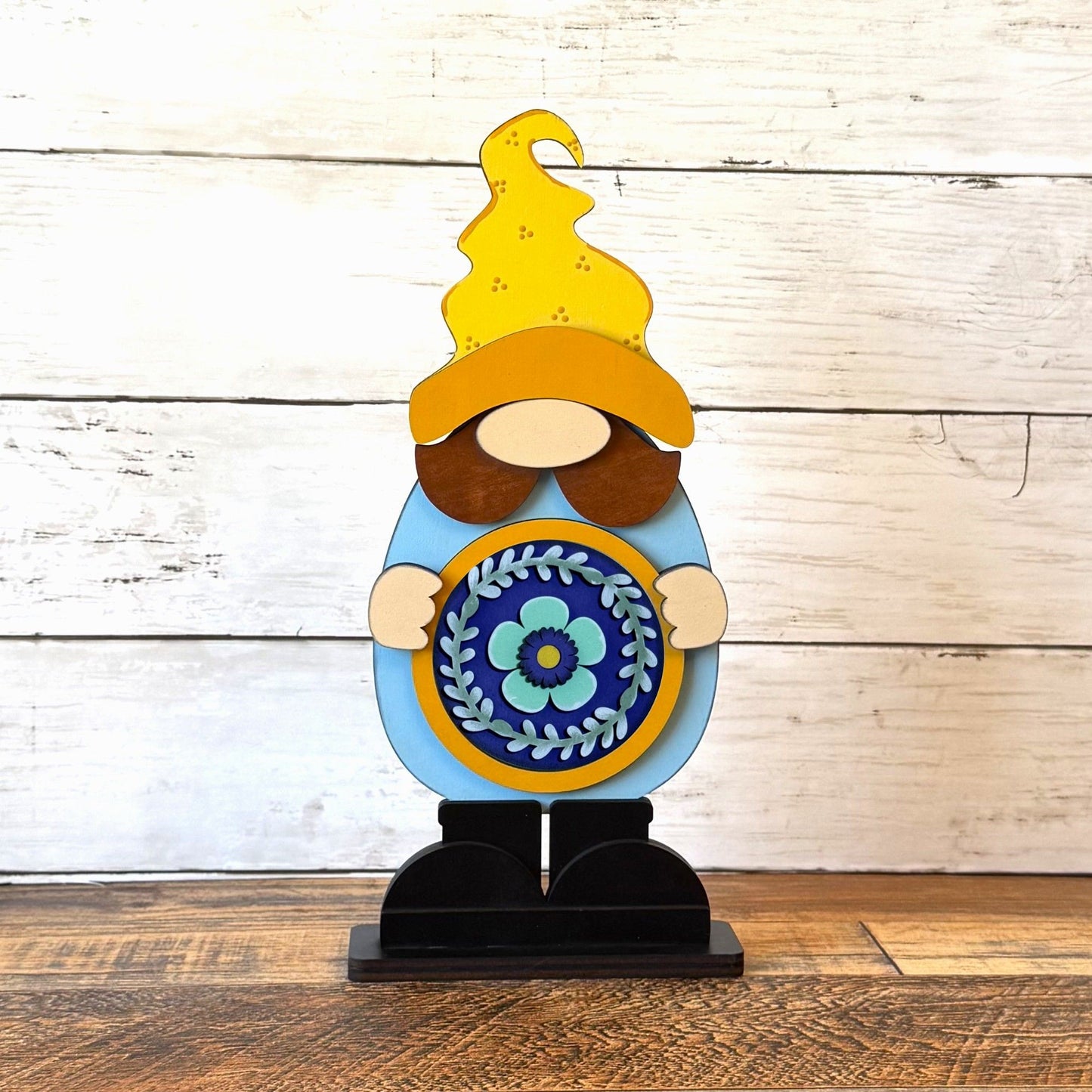 Standing Boy Gnome & Mom Rounds