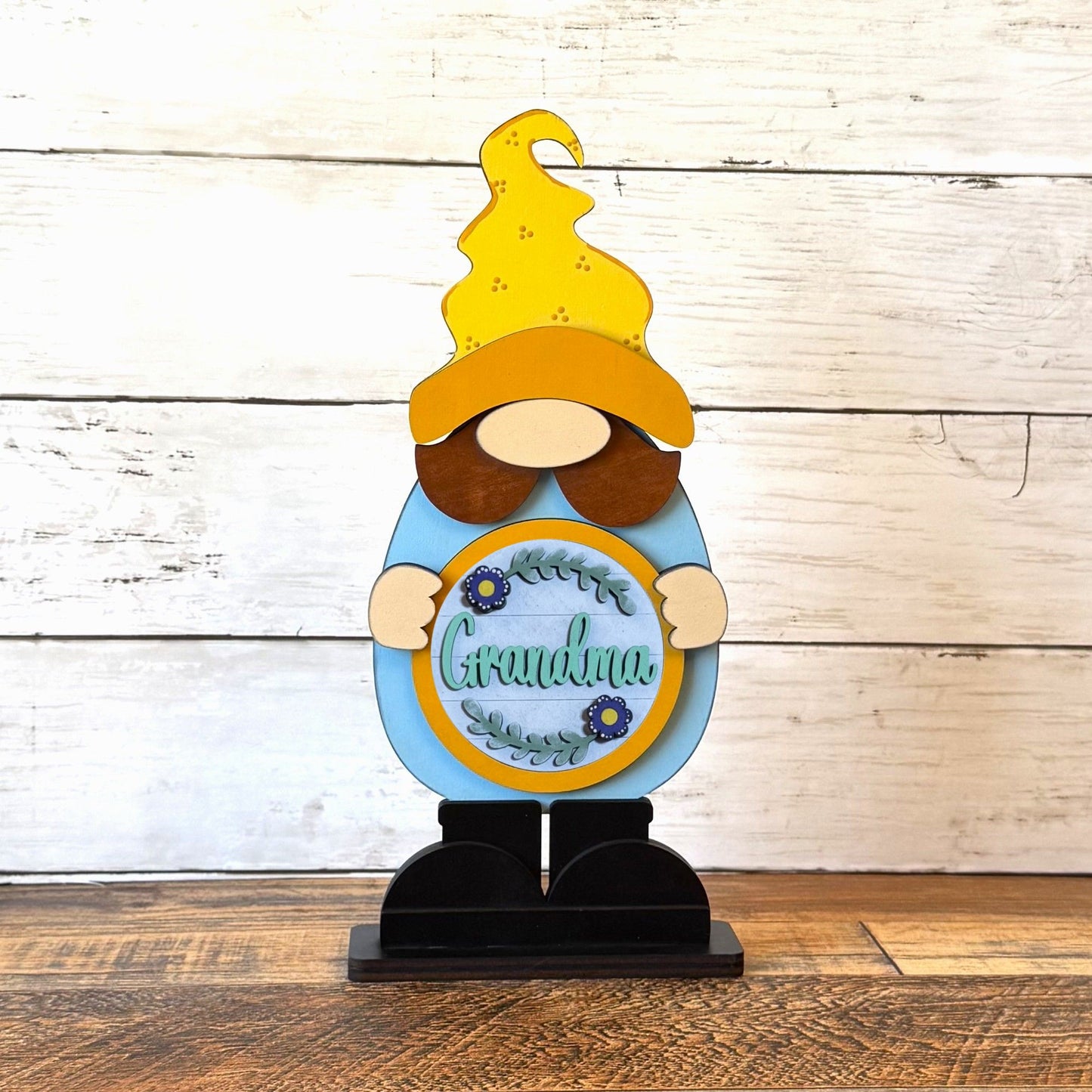 Standing Boy Gnome & Mom Rounds