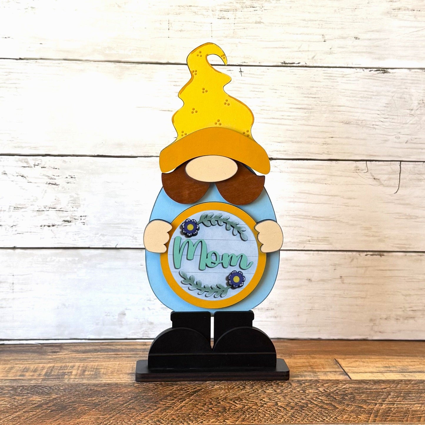 Standing Boy Gnome & Mom Rounds